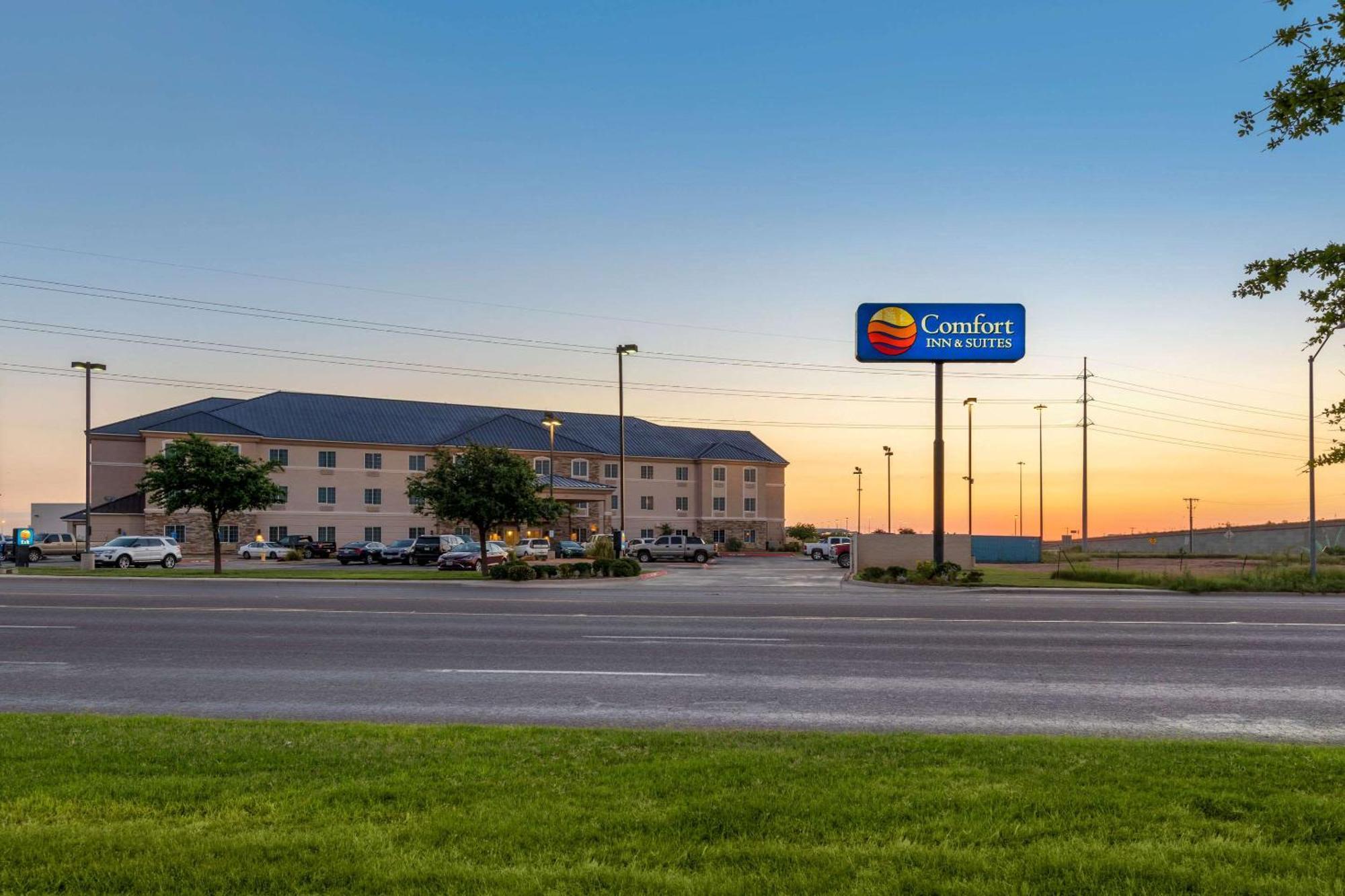 Comfort Inn & Suites, Odessa I-20 Εξωτερικό φωτογραφία