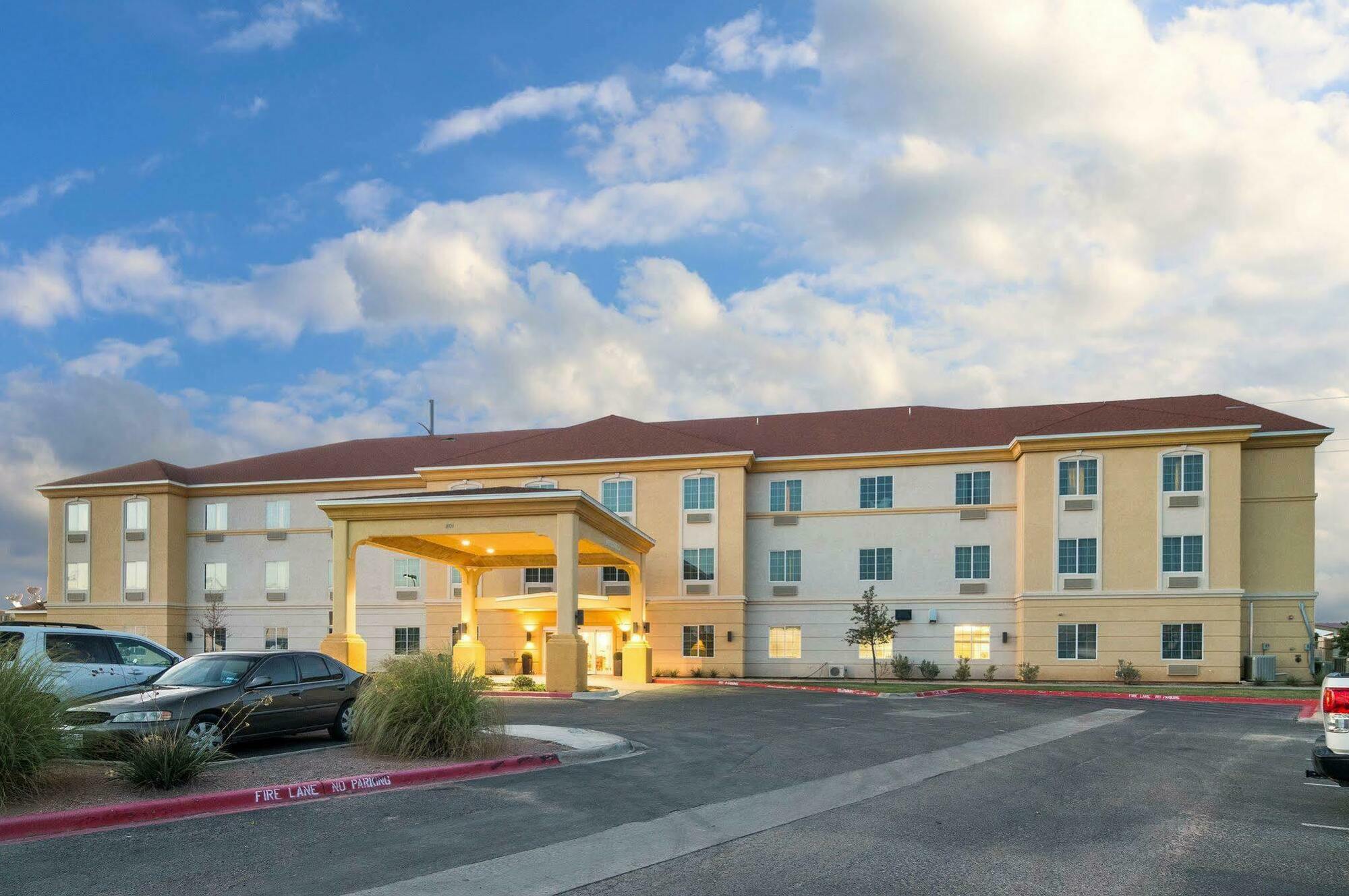 Comfort Inn & Suites, Odessa I-20 Εξωτερικό φωτογραφία